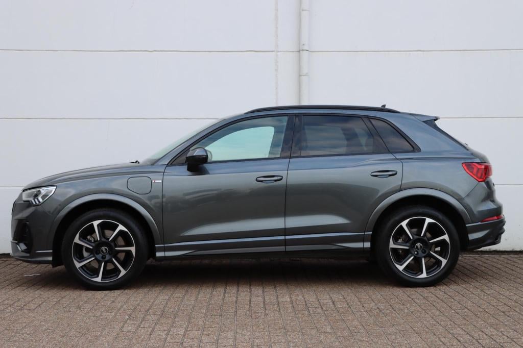 Audi Q3 45 tfsi e s edition 245pk s tronic | soh 99,7% |