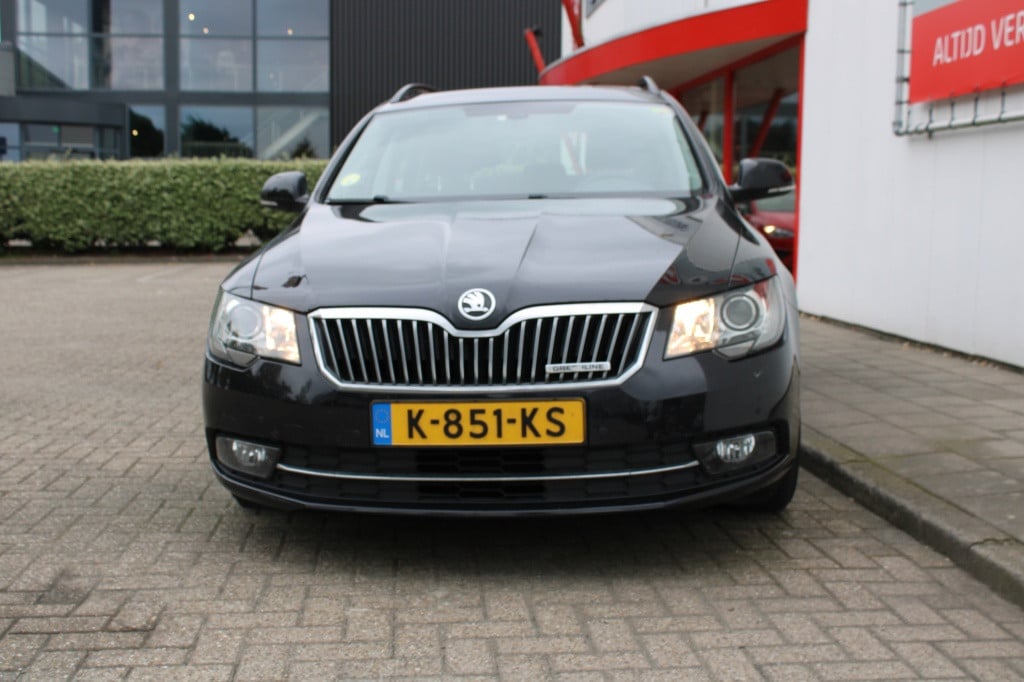 Skoda Superb combi 1.6 tdi champs elys.