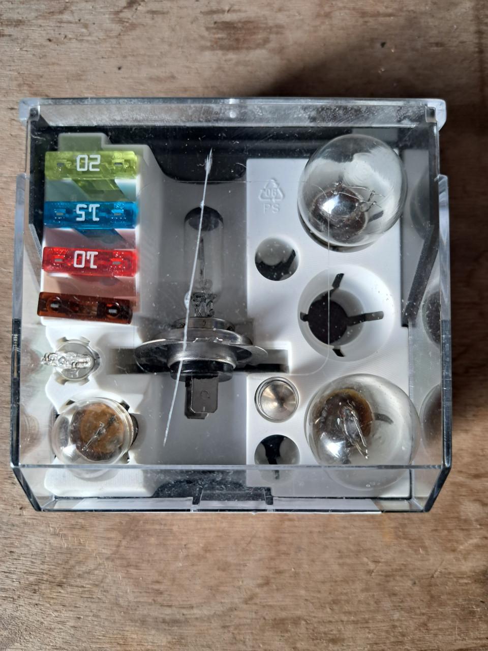 Diverse autoreservelampjes.