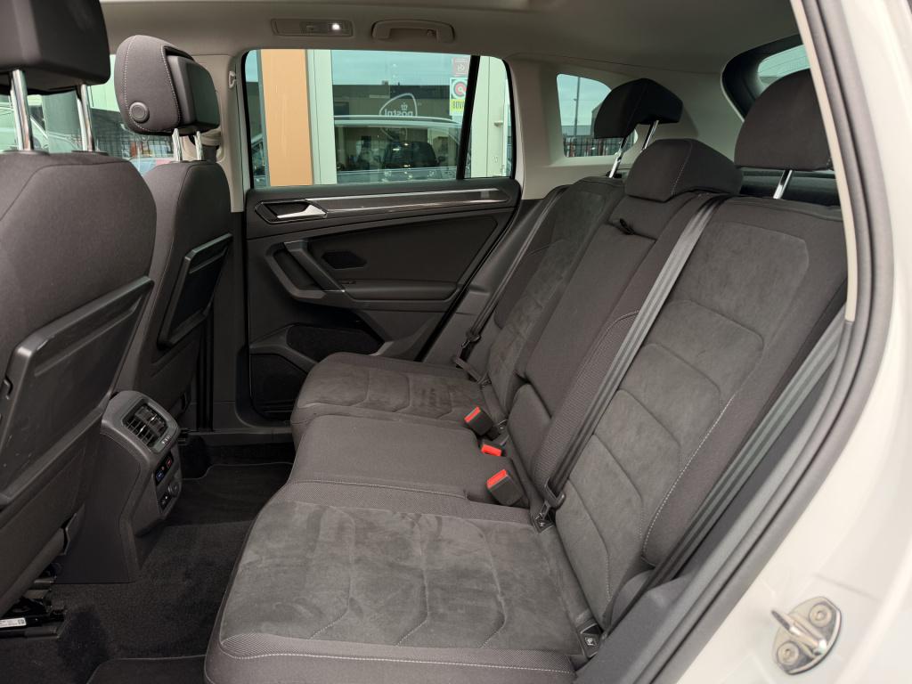 Volkswagen Tiguan 2.0 tsi 4motion r-line 220pk | acc | pano | stoelmassage 