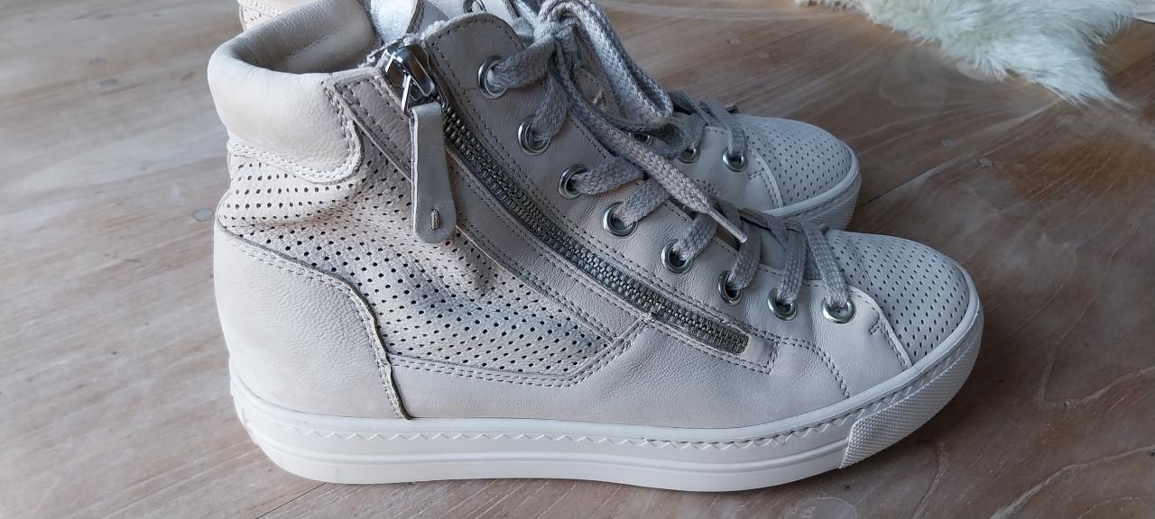 Mooie beige leren sneakers mt 38,5; Paul Green