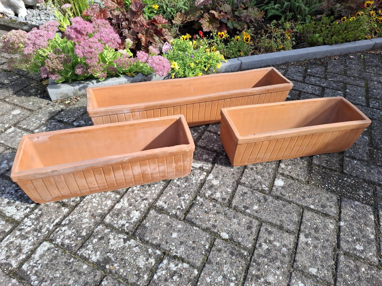 Set 3 terracotta bloembakken