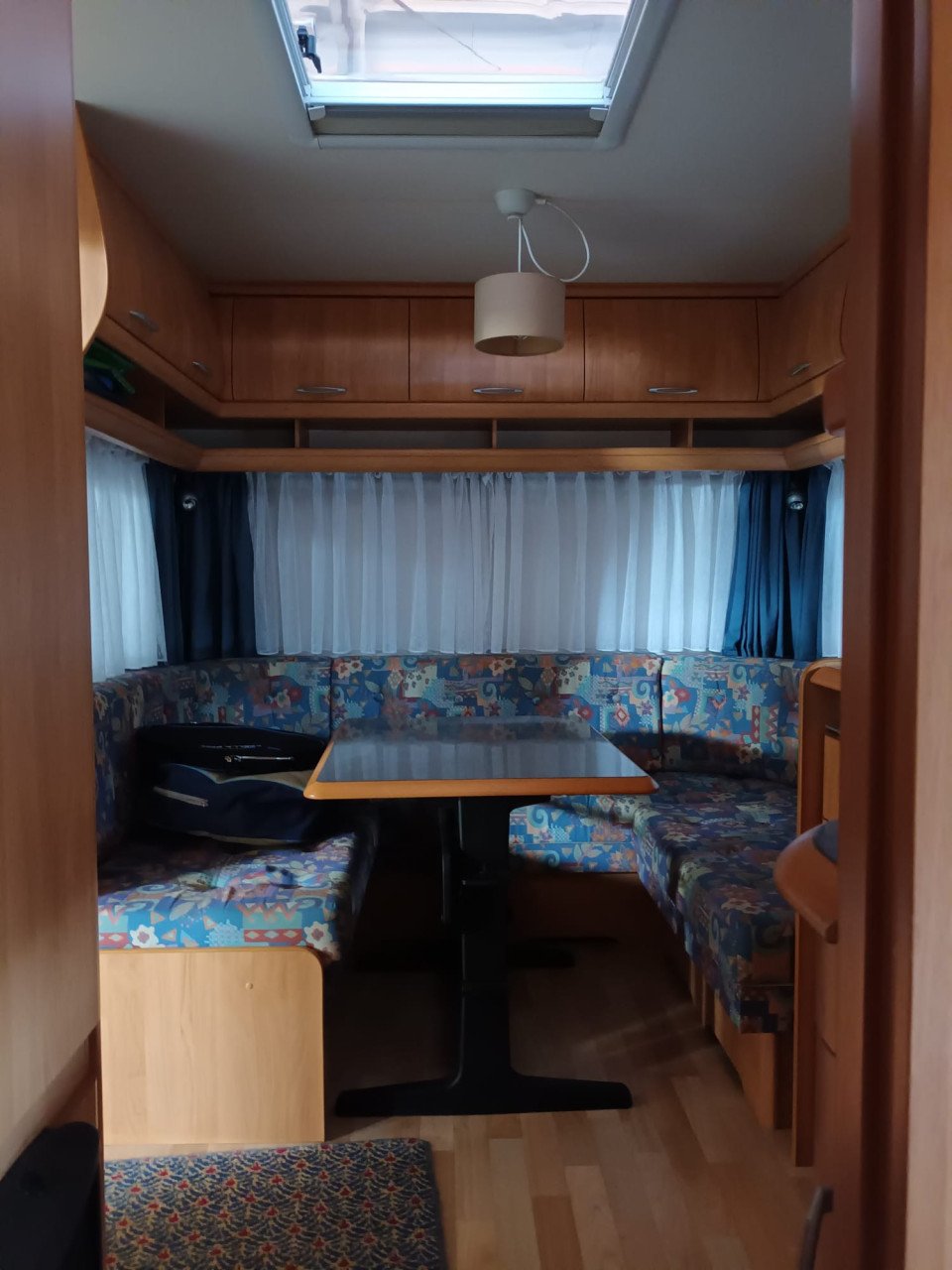Caravan hobby 460
