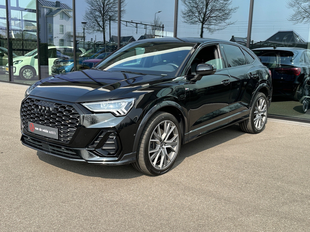 Audi Q3 sportback 45 tfsi e s-line | zwart optiek | camera | keyless | adap