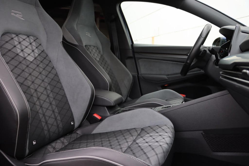 Volkswagen Golf 1.5 etsi r-line