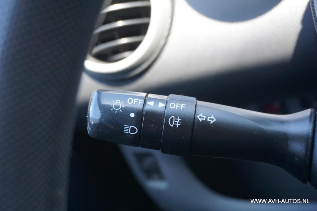 Toyota Aygo 1.0-12v sport