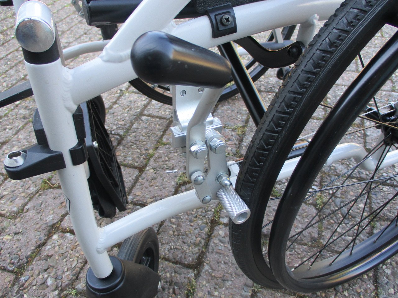 Zgan G-Logic+ opvouwbare lichtgewicht rolstoel met neerklapbare rugleuning