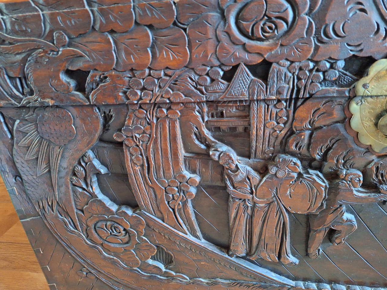 Dekenkist houtsnijwerk