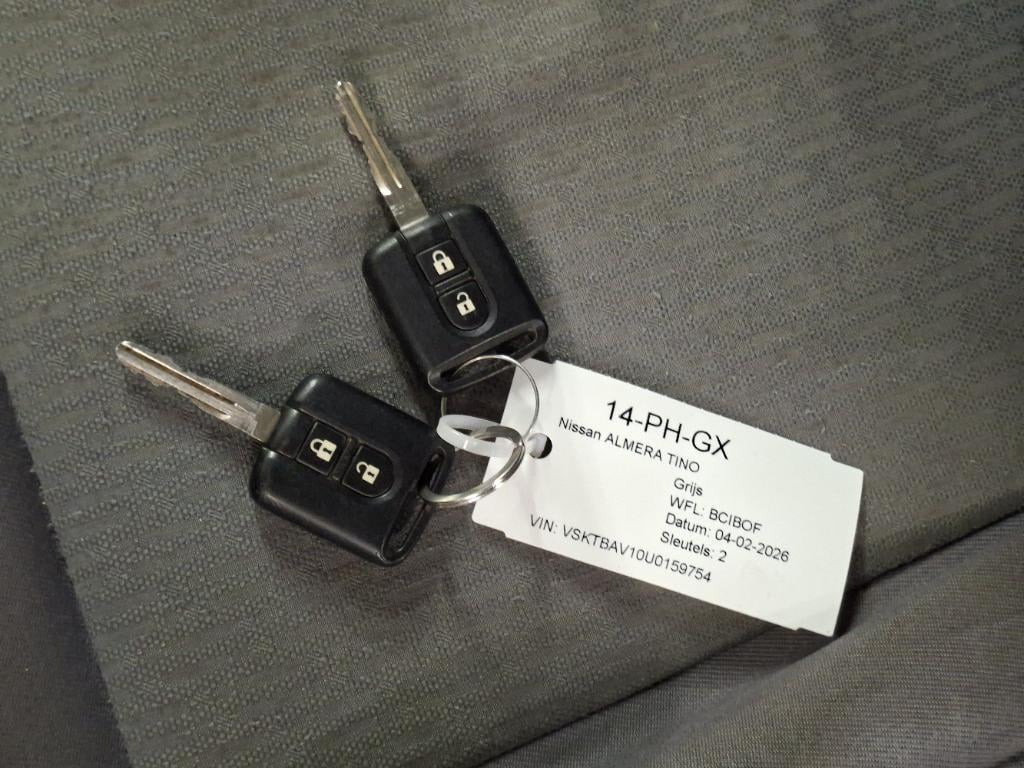 Nissan Almera Tino 1.8-04-km 215000-!e eigen-Airco-Navigatie-tr.haak-1850,=