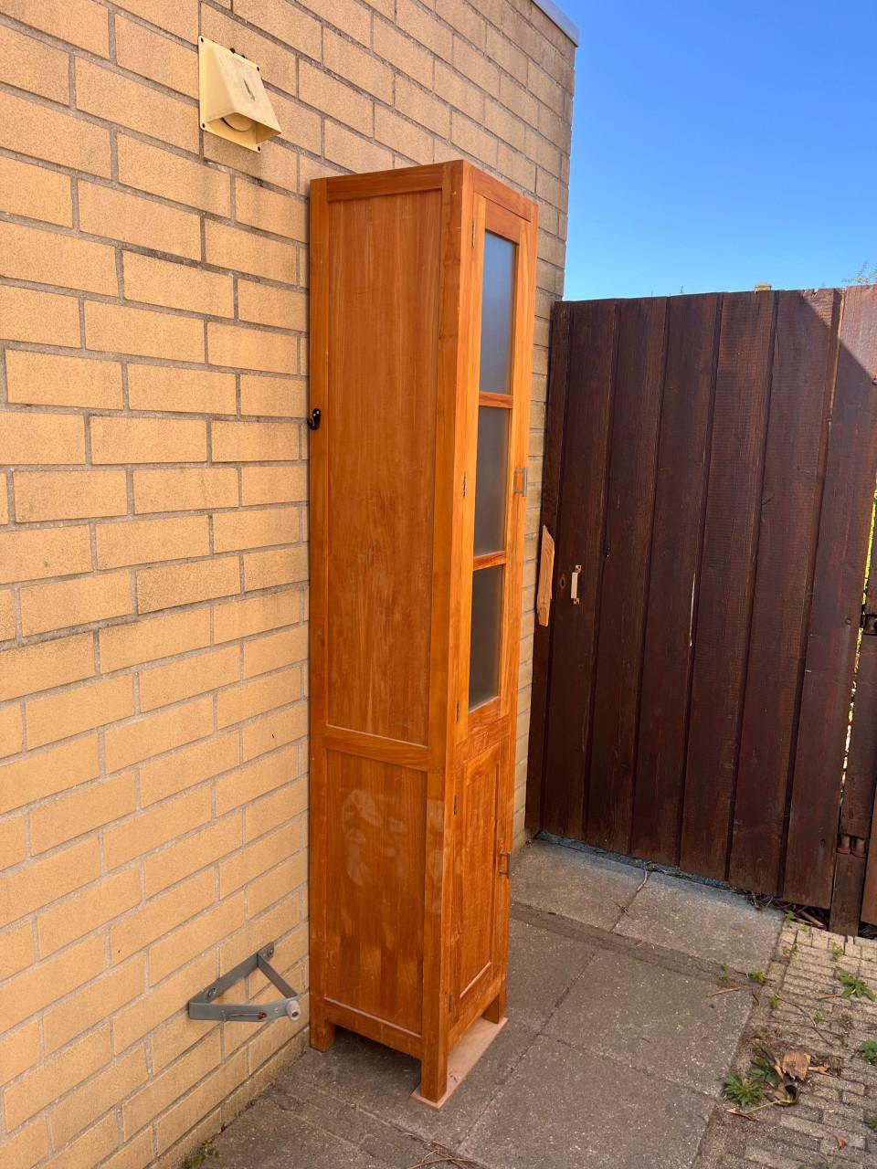 Hoge (badkamer)kast