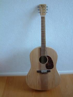 Western jumbo gitaar   100 euro