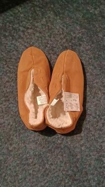 Sloffen, maat 36. Nieuw. Buitenzijde van echt leer.