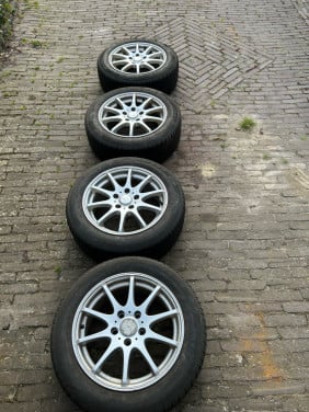 16 inch velgen met goede banden 5x114.3