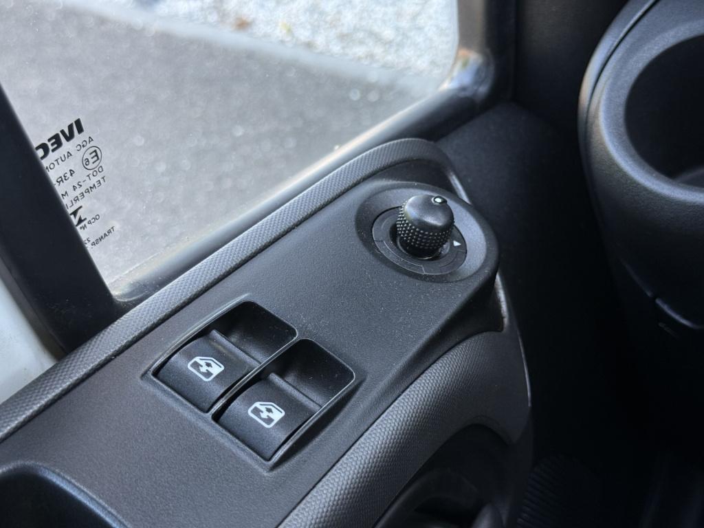 Iveco Daily 35c18h 3.0 bakwagen met laadklep | zijdeur | trekhaak | dubbel 