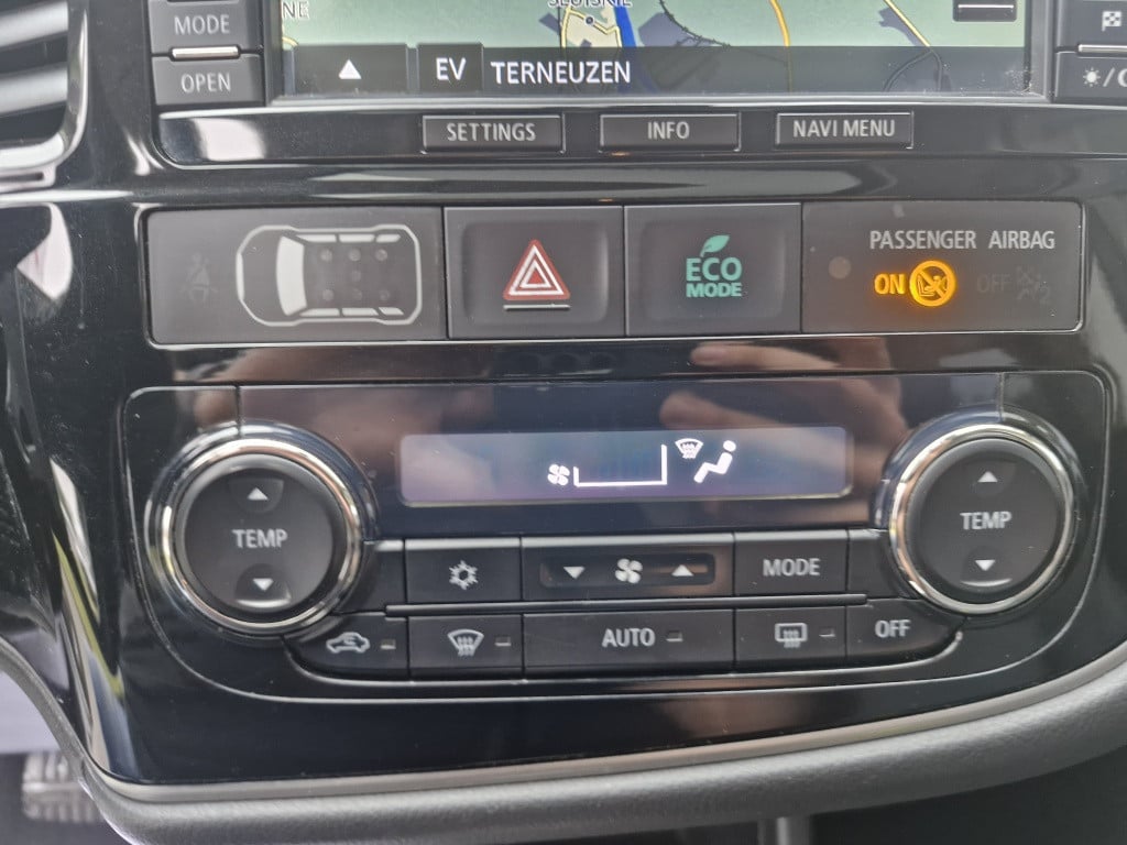 Mitsubishi Outlander 2.0 phev instyle+