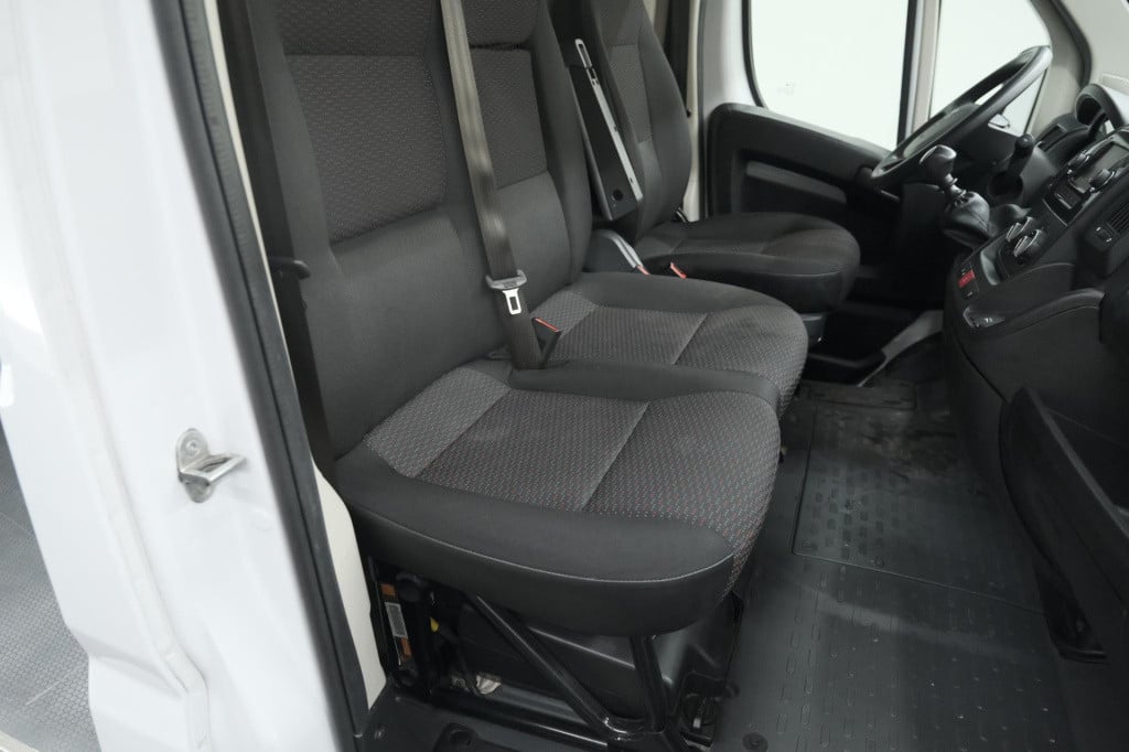 Peugeot Boxer 330 2.2 bluehdi 120 l1h1 premium | trekhaak | camera | betimm