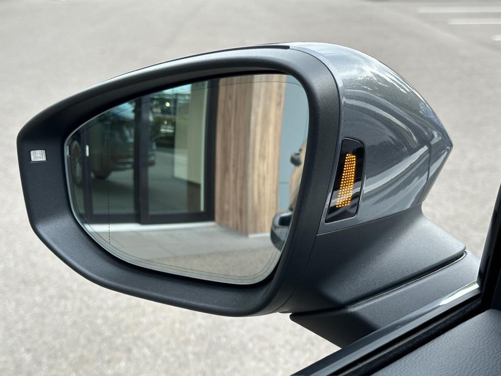 Volkswagen Passat variant 1.5 etsi 150pk elegance | alcantara | head up | c