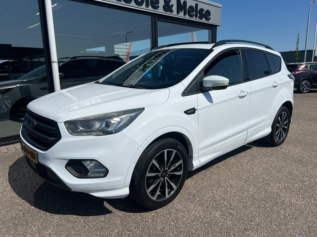 Ford Kuga 1.5 ecoboost 150pk 2wd st line ,panodak , trekhaak , carplay