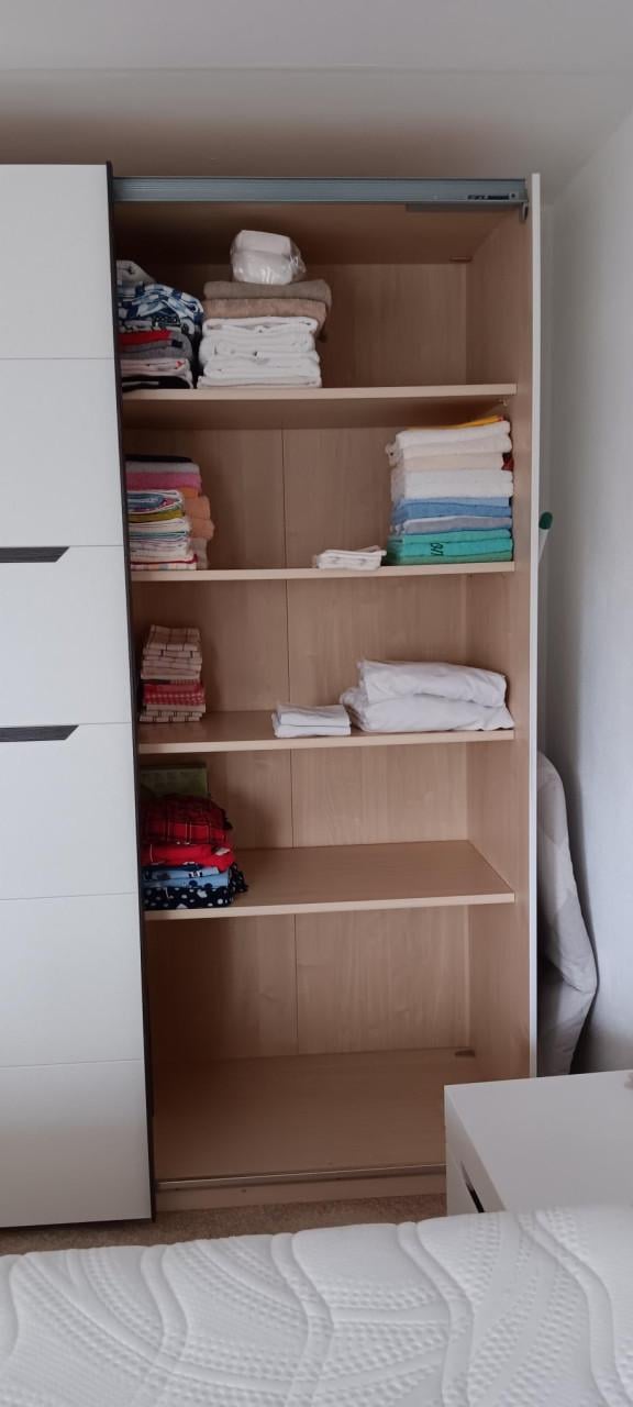 COMPLETE SLAAPKAMER (incl. nachtkastjes, matras, latten bodem, kledingkast)