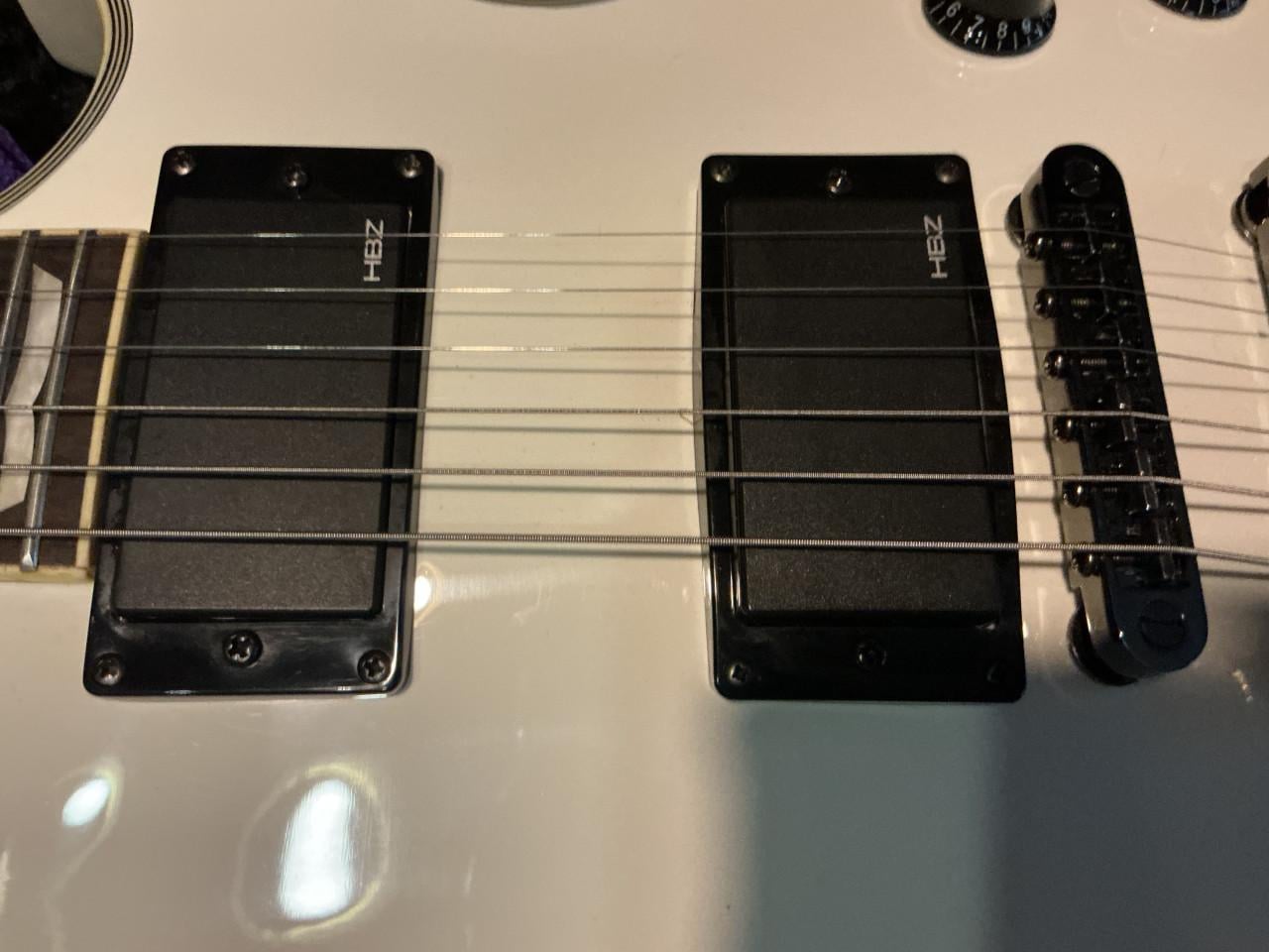 Harley Benton L1000 progressive guitar (ESP-active gerelateerd)