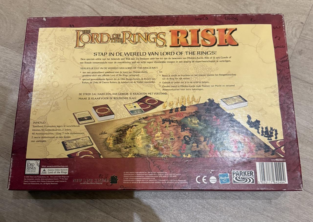 RISK Lord of the rings De strijd om de macht over Midden-Aarde  2-4 spelers
