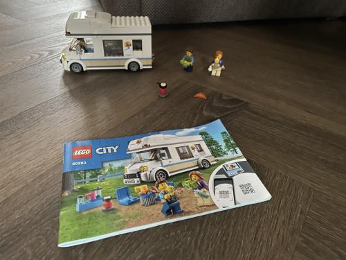 Lego City: Vakantiecamper 60283