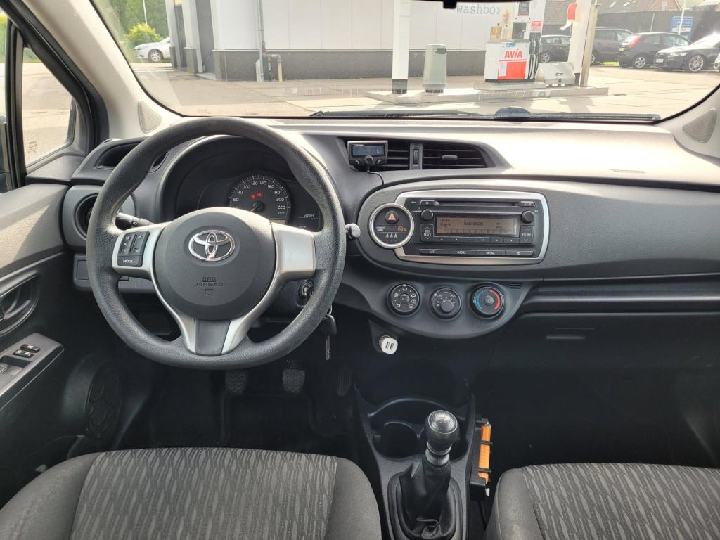 Toyota Yaris 1.3 vvt-i now