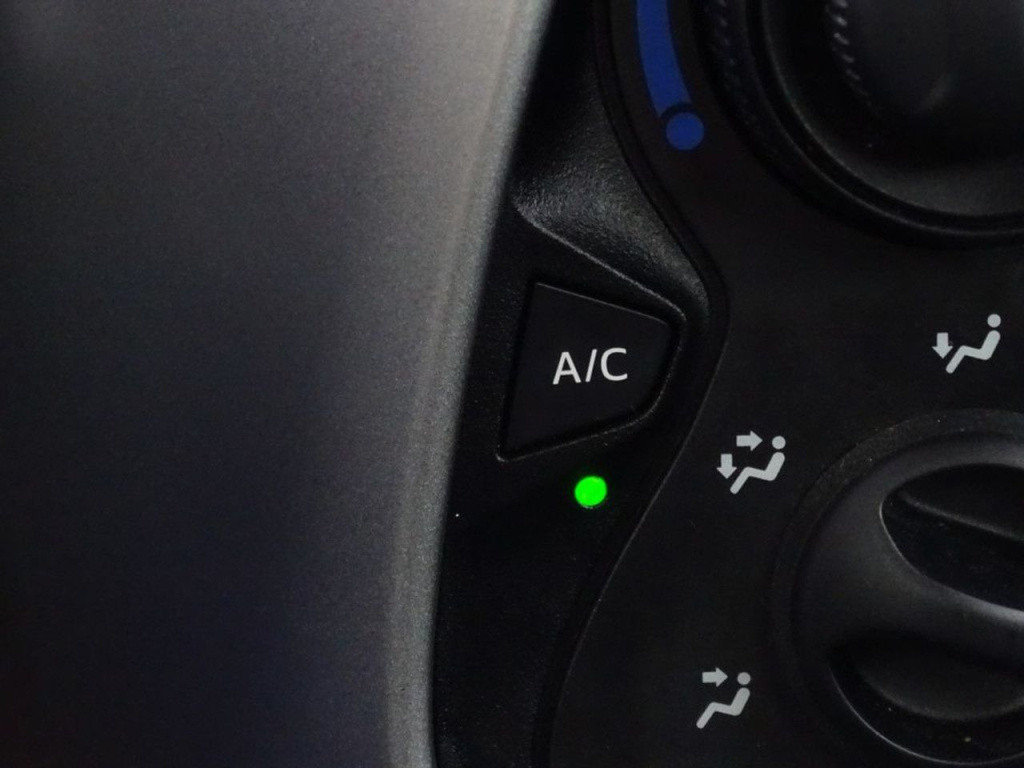 Peugeot 108 1.0 e-vti allure top! bluetooth | 15" | cabrio top