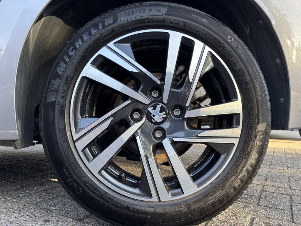 Peugeot 208 allure pack 1.2-100pk puretech
