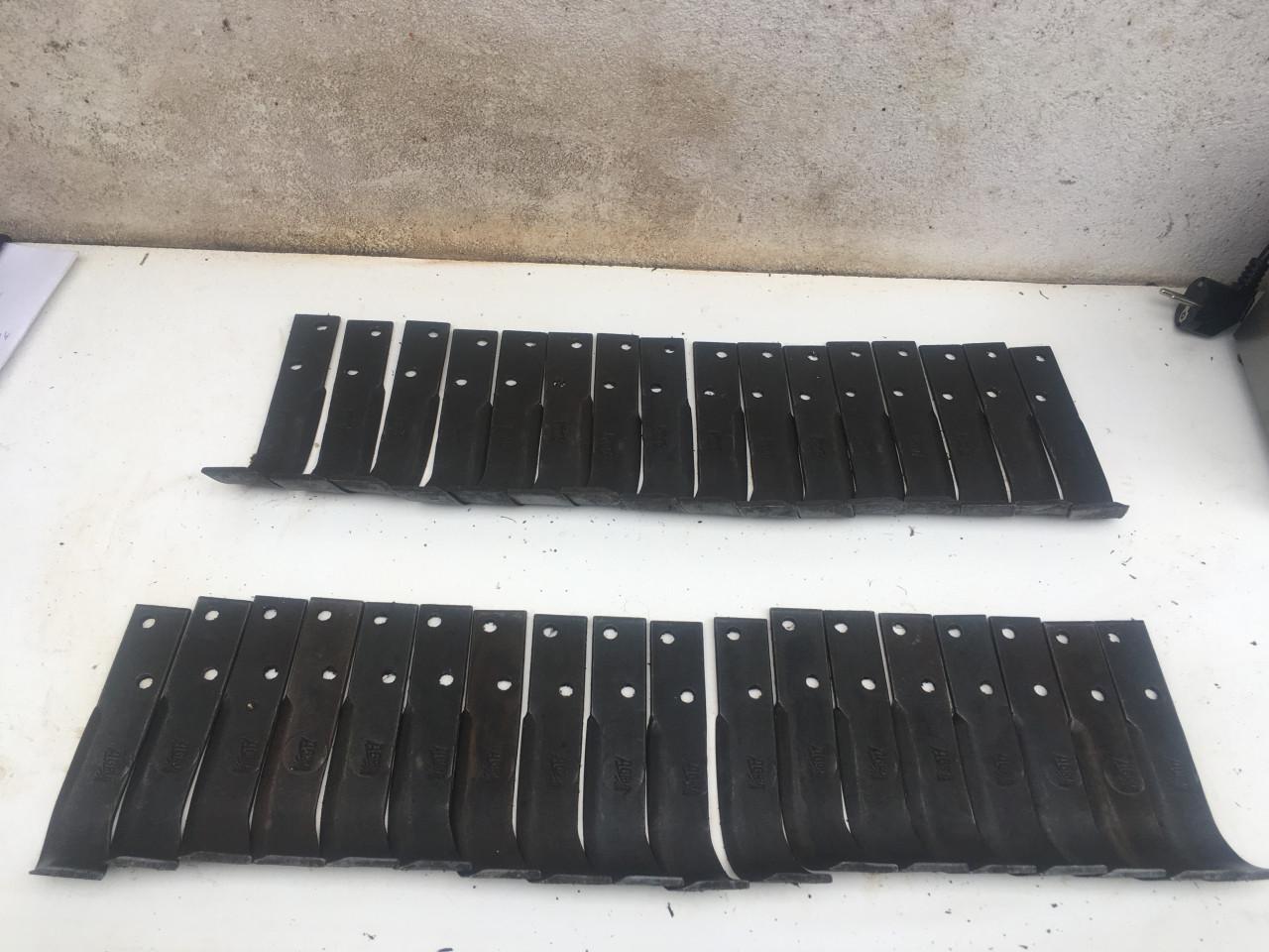 Freesmessen nieuw origineel agria zowel link als rechts gaten 8mm