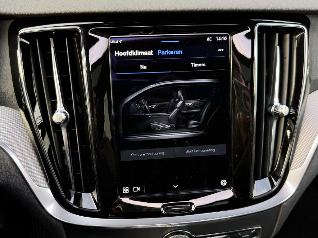 Volvo V60 t6 398pk recharge dark| panodak| adap.cruise| 360camera| trekhaa