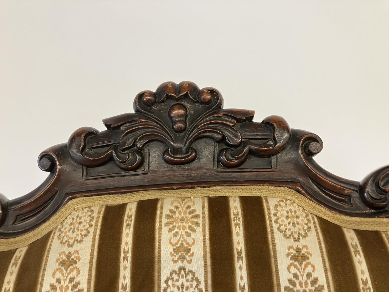 Prachtige Frans Victoriaans fauteuil met fluwelen bekleding