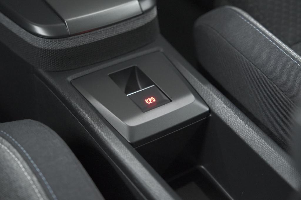 Opel Frontera 1.2 turbo hybrid 145 gs | 7 zitplaatsen | camera | dodehoekde
