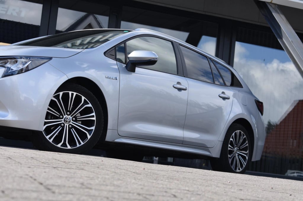 Toyota Corolla Touring Sports 1.8 hybrid sport plus | camera | afn. trekhaa