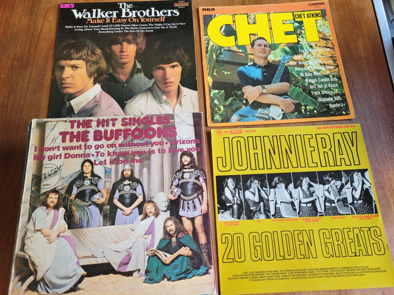 Stapel van 24 LP's pop / poprock  / Rock & Roll