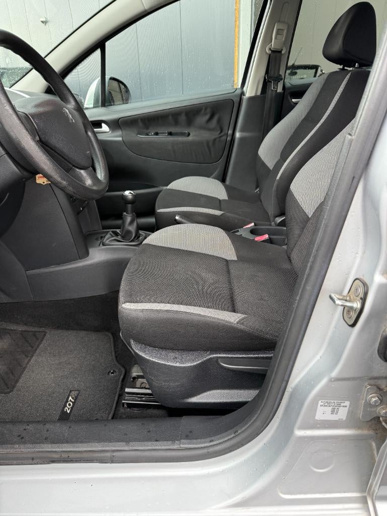 Peugeot 207 1.4 look - airco - nieuwe koppeling
