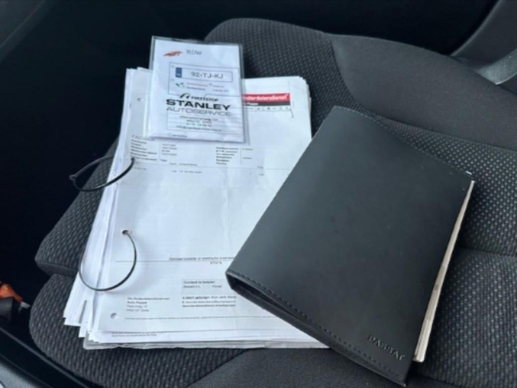 Volkswagen Passat 2.0 fsi comfortline airco navi 6-bak