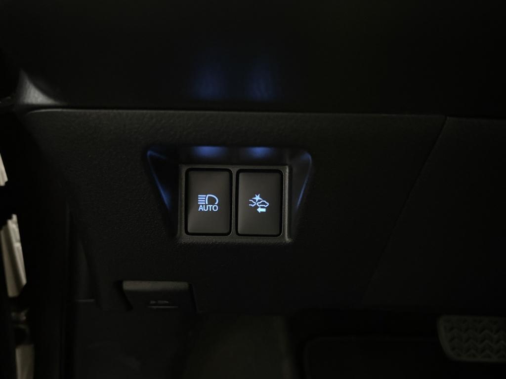 Toyota Yaris 1.5 hybrid dynamic bi-tone | camera | navi |