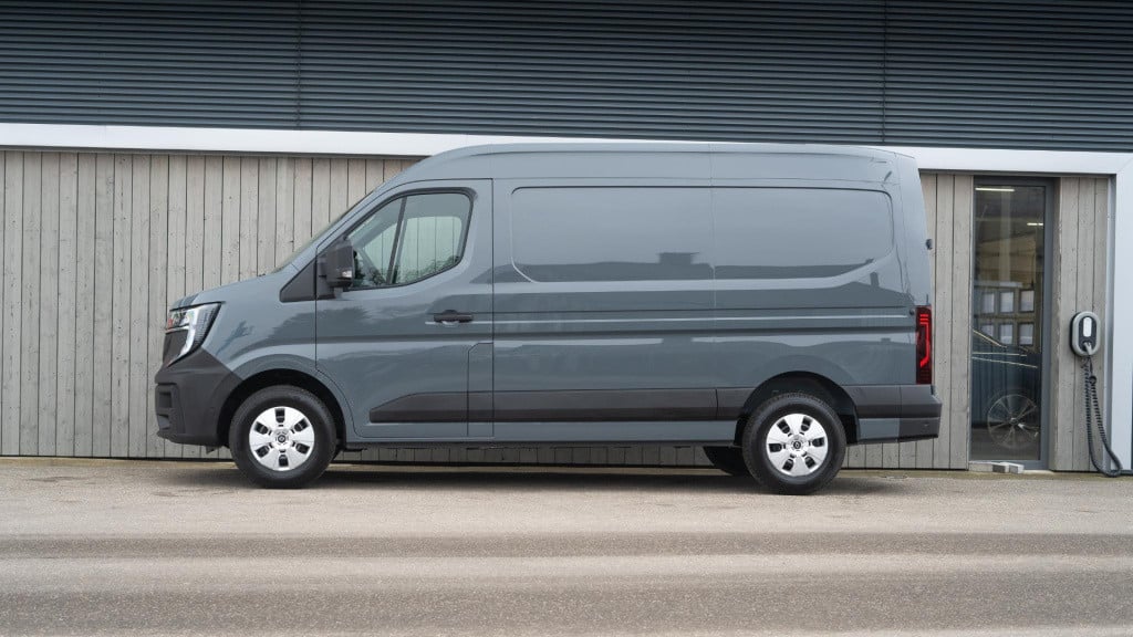 Renault Master t35 2.0 dci 150 l2h2 extra | nieuw model | camera | parkeers
