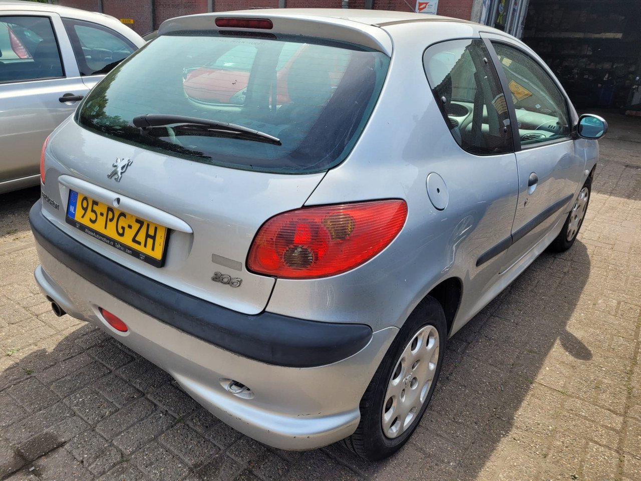 Peugeot 206 1.4 XR Gentry  Apk 20-7-2026