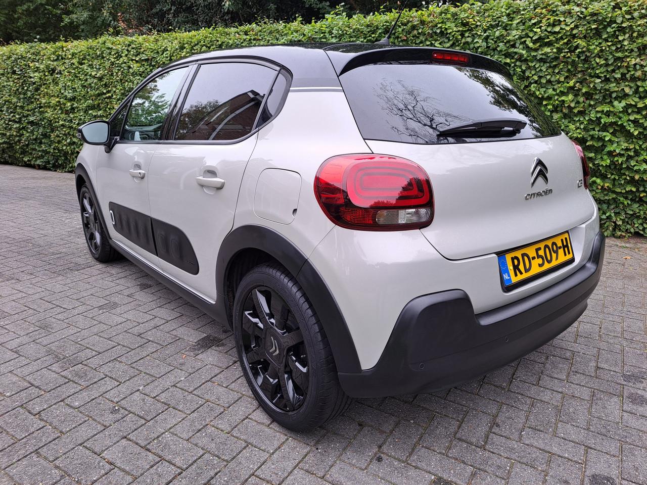 Te Koop Citroën C3 PureTech 1.2 Shine van bouwjaar 30 oktober 2017.