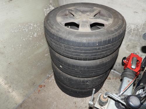 4x zomerbanden + velgen 205/60R16