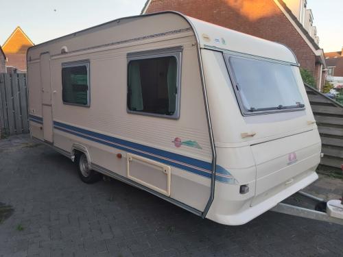 ADRIA Unica 5206 B 502 DK (COMPLETE (SEIZOENS) CARAVAN)