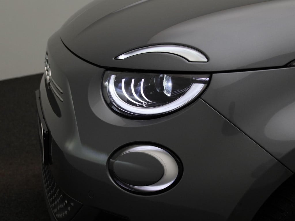 Fiat 500e c la prima 42 kwh