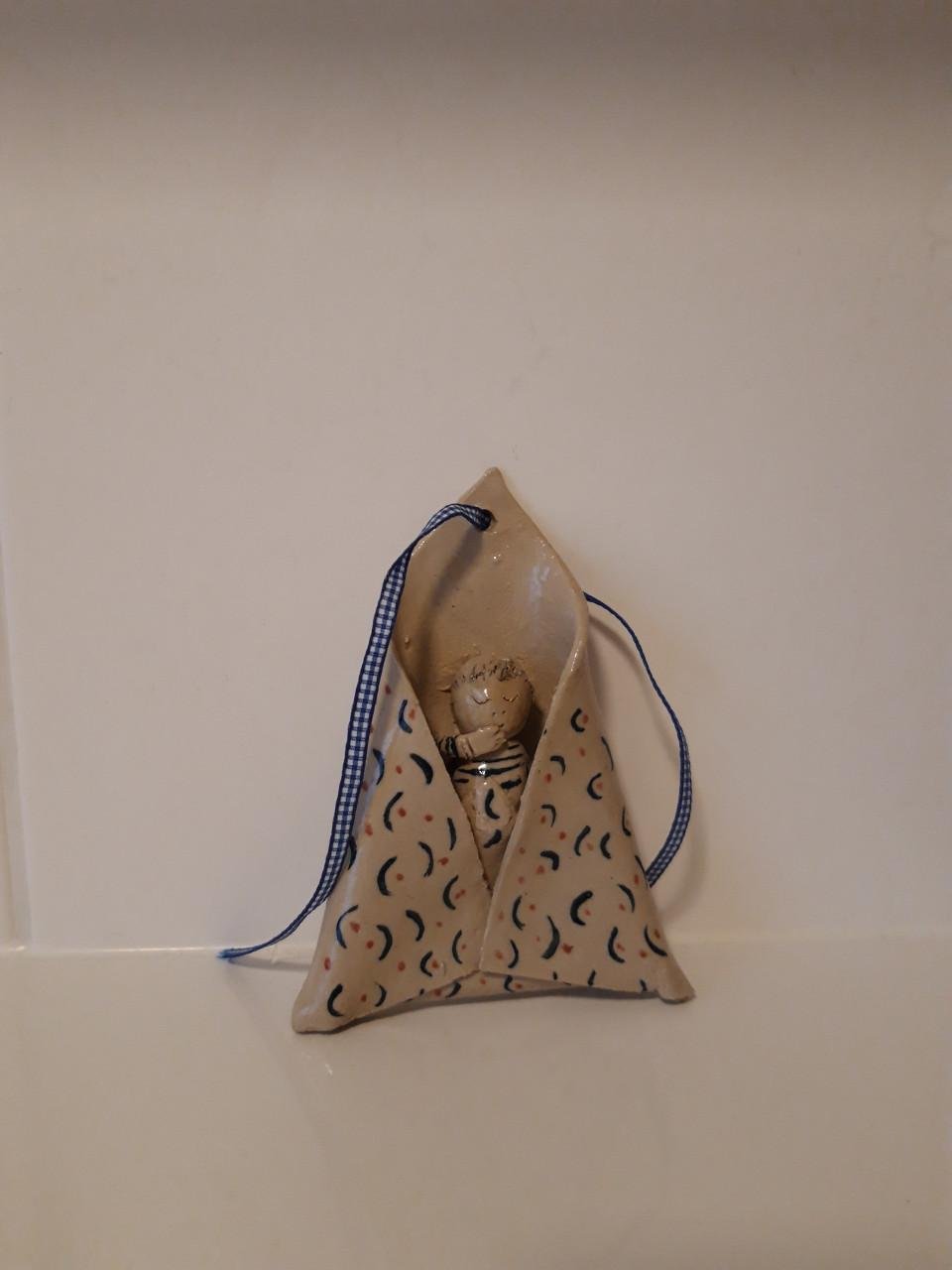 Keramiek: Baby in omslagdoek