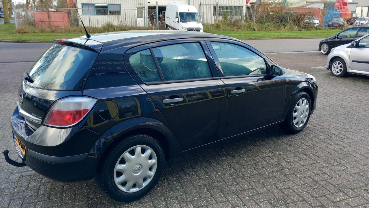 Opel Astra H 1.6 Assentia 5deurs bj:2004 airco apk 9-2026