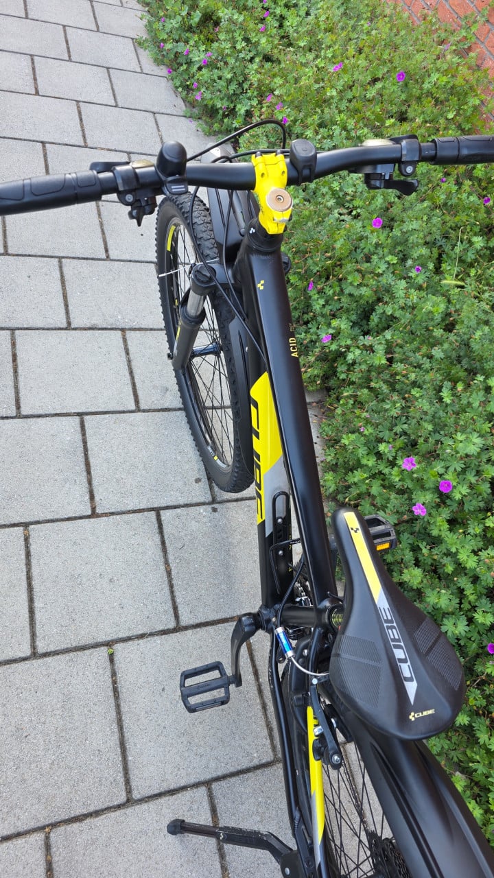 CUBE | ACID RACE 260 | 26 INCH | FRAME 34 CM | NETTE STAAT!!