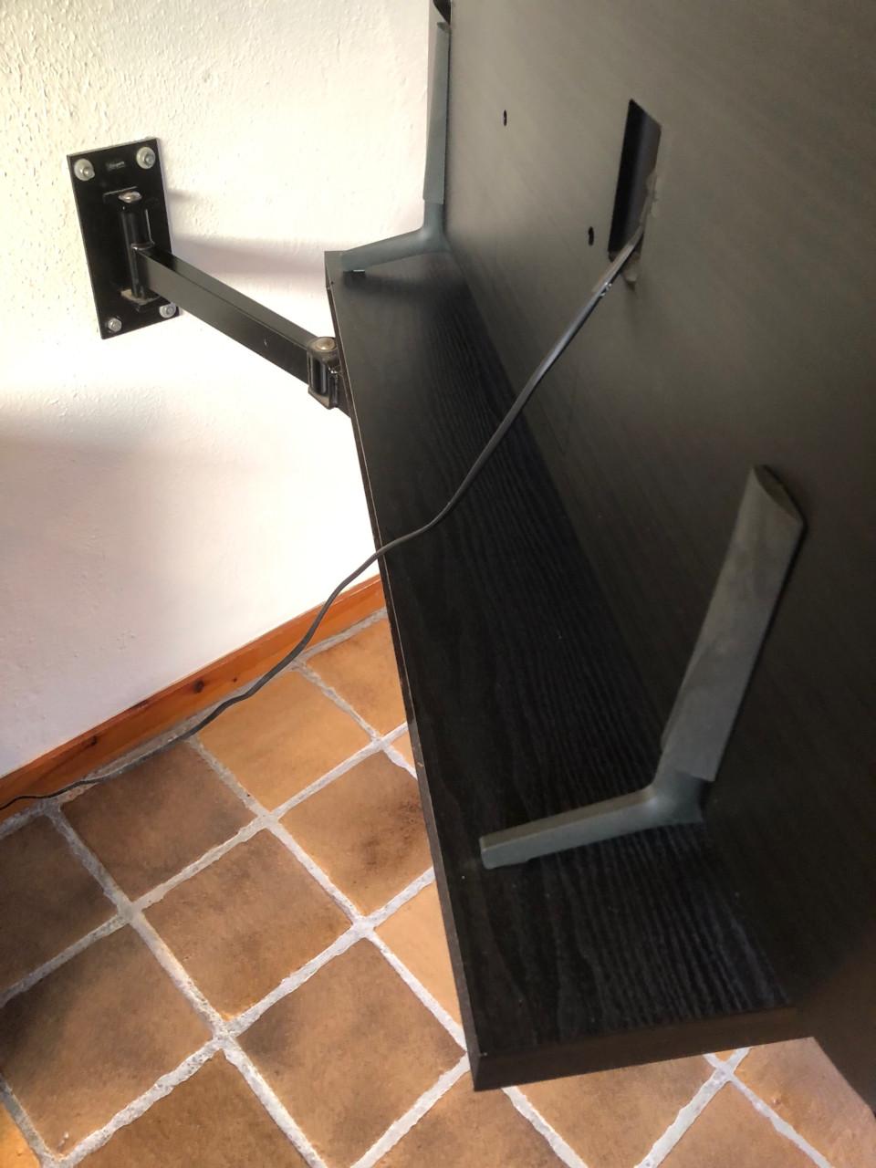 TV Wand zwenkarm - Zwart