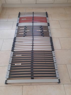 Stevige lattenbodem 90 x 210 (in goede nette staat )