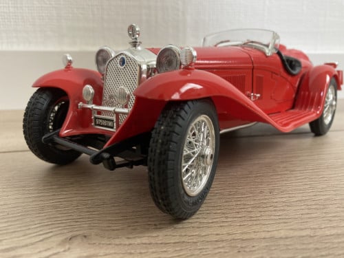 3x Bburago 1:18